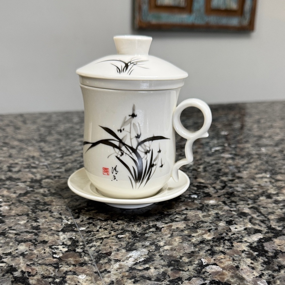 Chinese Tea Cup with infuser Black Floral Design EUC